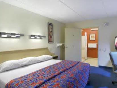 Motel Red Roof 2*